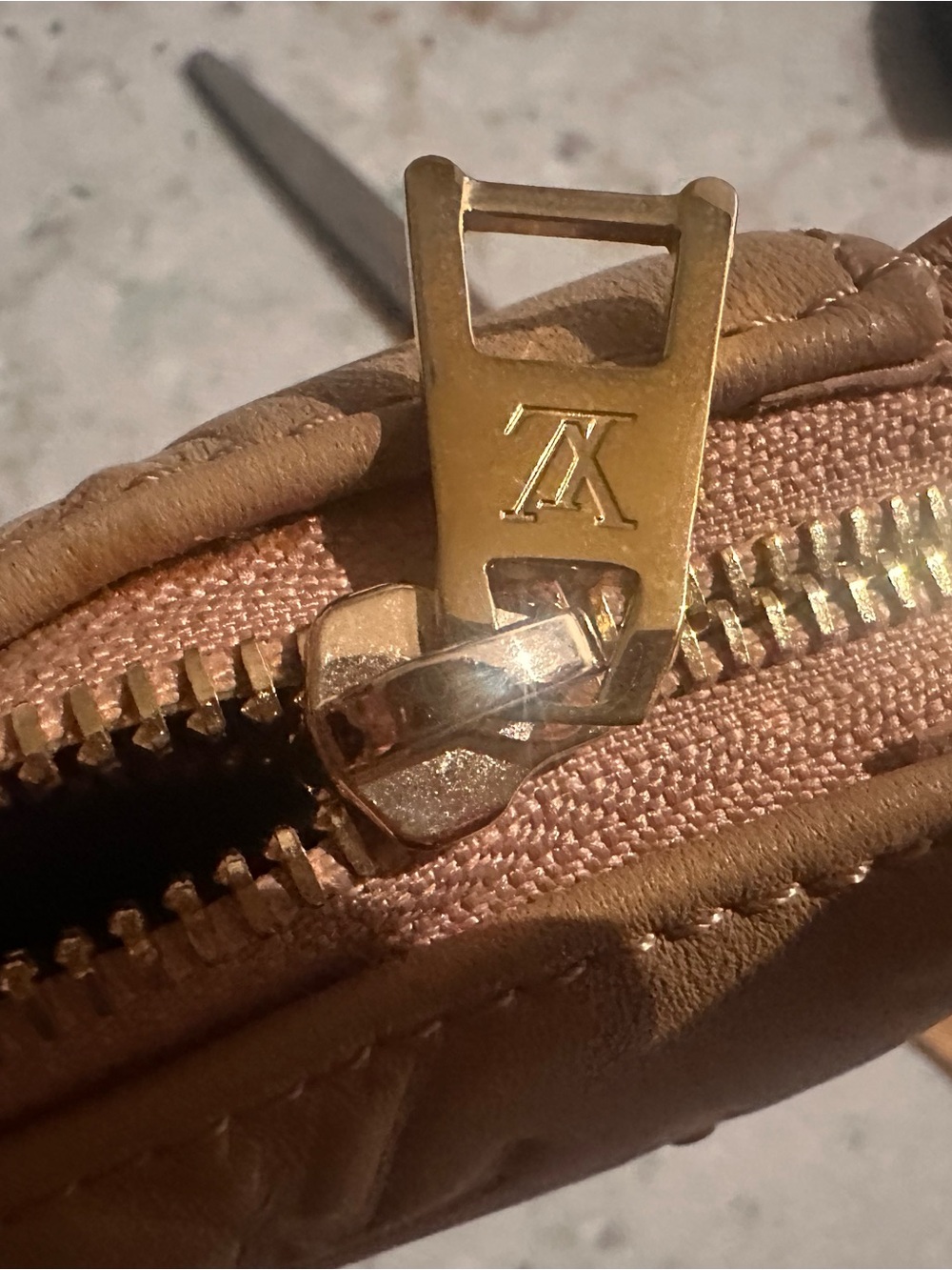 HIGH QUALITY/ LEATER FASHION BAG Tan Monogram Embossed Crossbody Bag - Picture 4 of 9